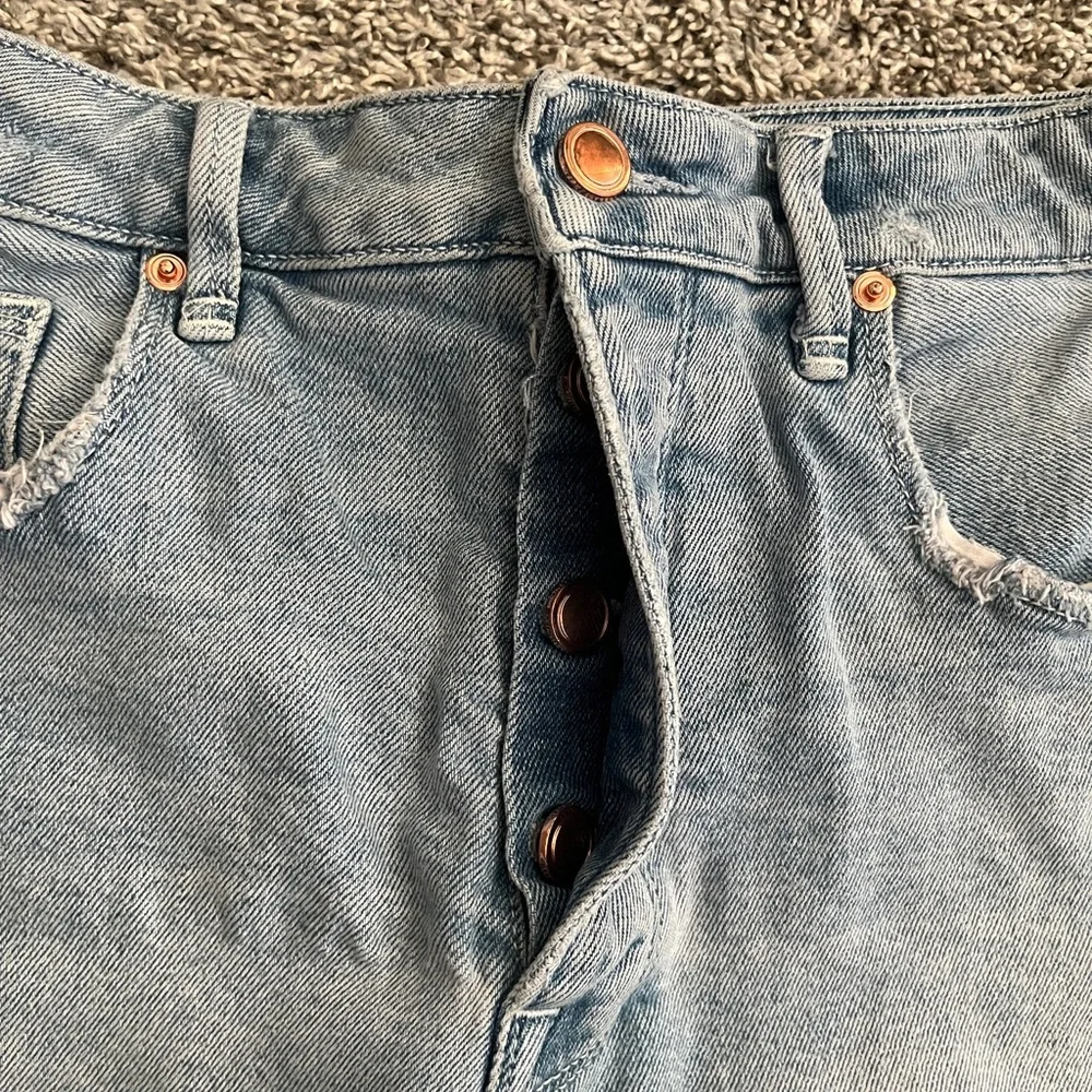 Good American Light Wash High Rise Denim Shorts